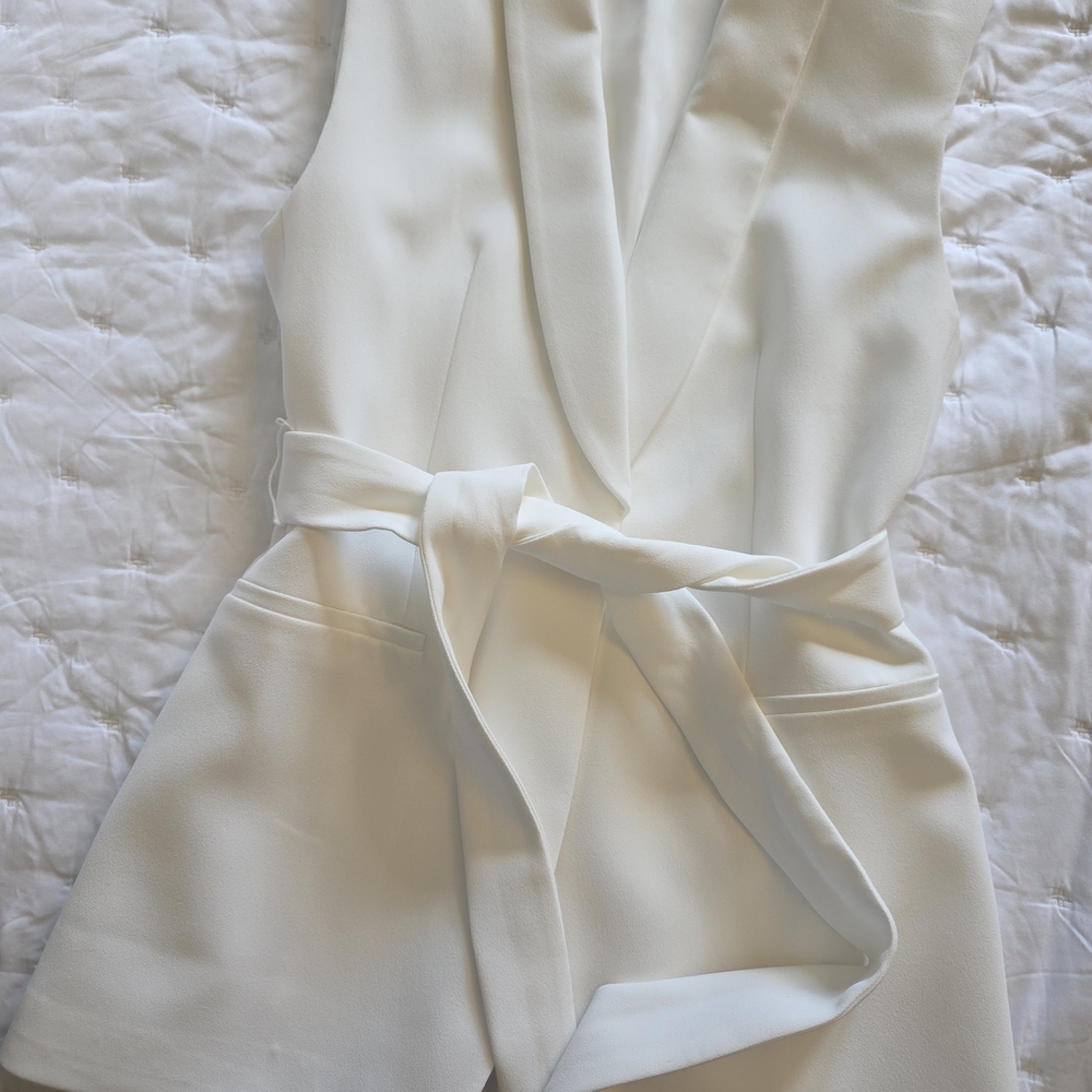 Zara Cream Sleeveless V-Neck Belted Vest